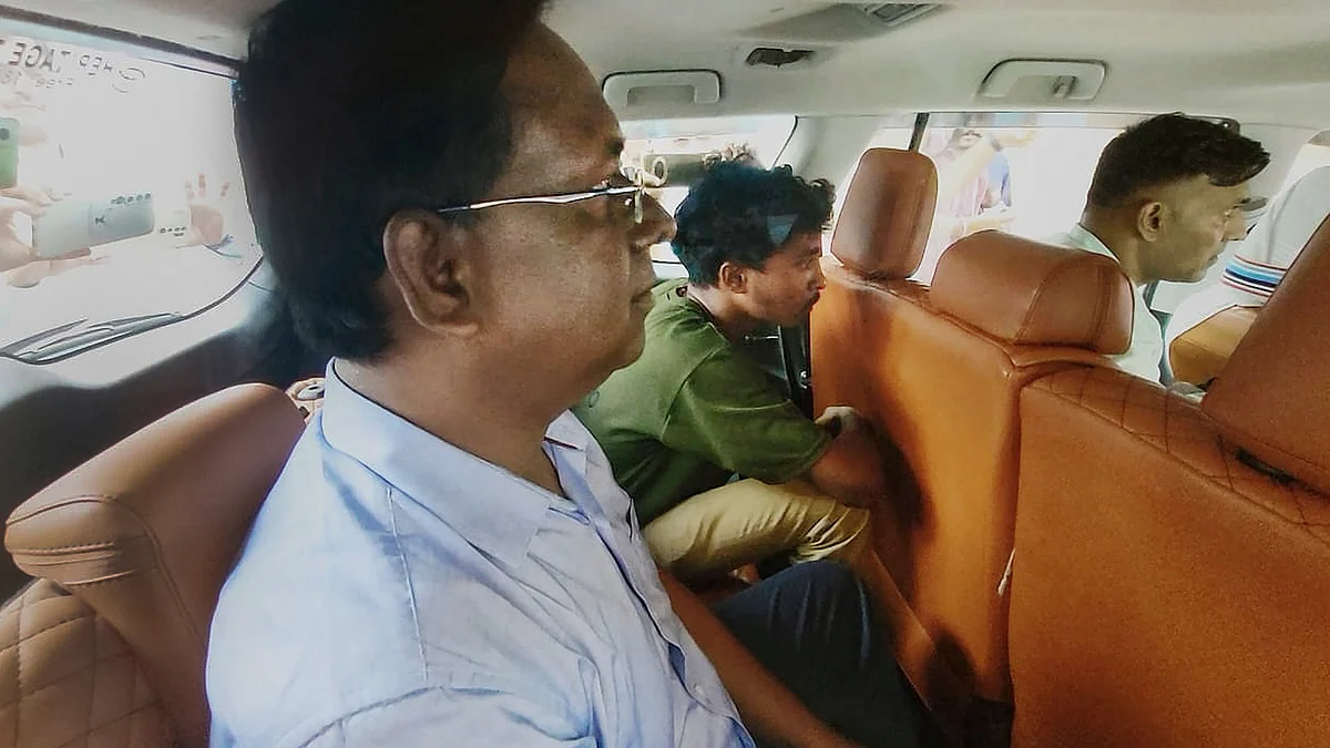 Ahsanul Haque being taken for questioning by CBI in on 26 June (photo: PTI)