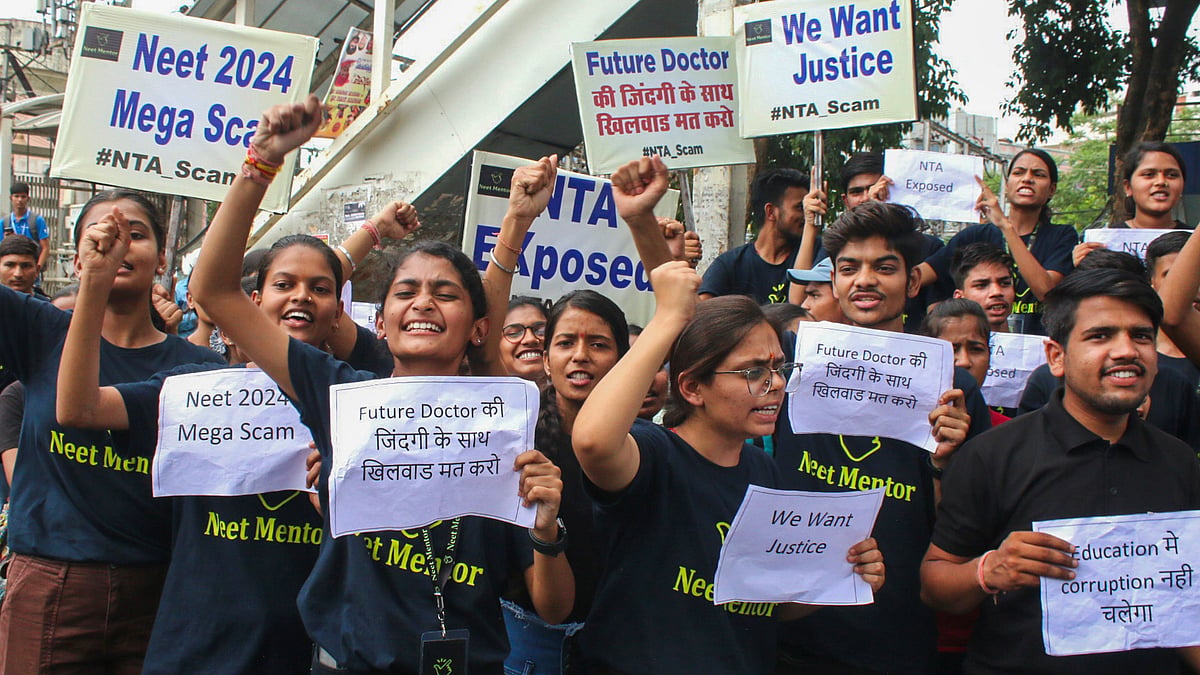 Students protest over alleged irregularities in NEET 2024 results in Bhopal on 14 June (photo: PTI)