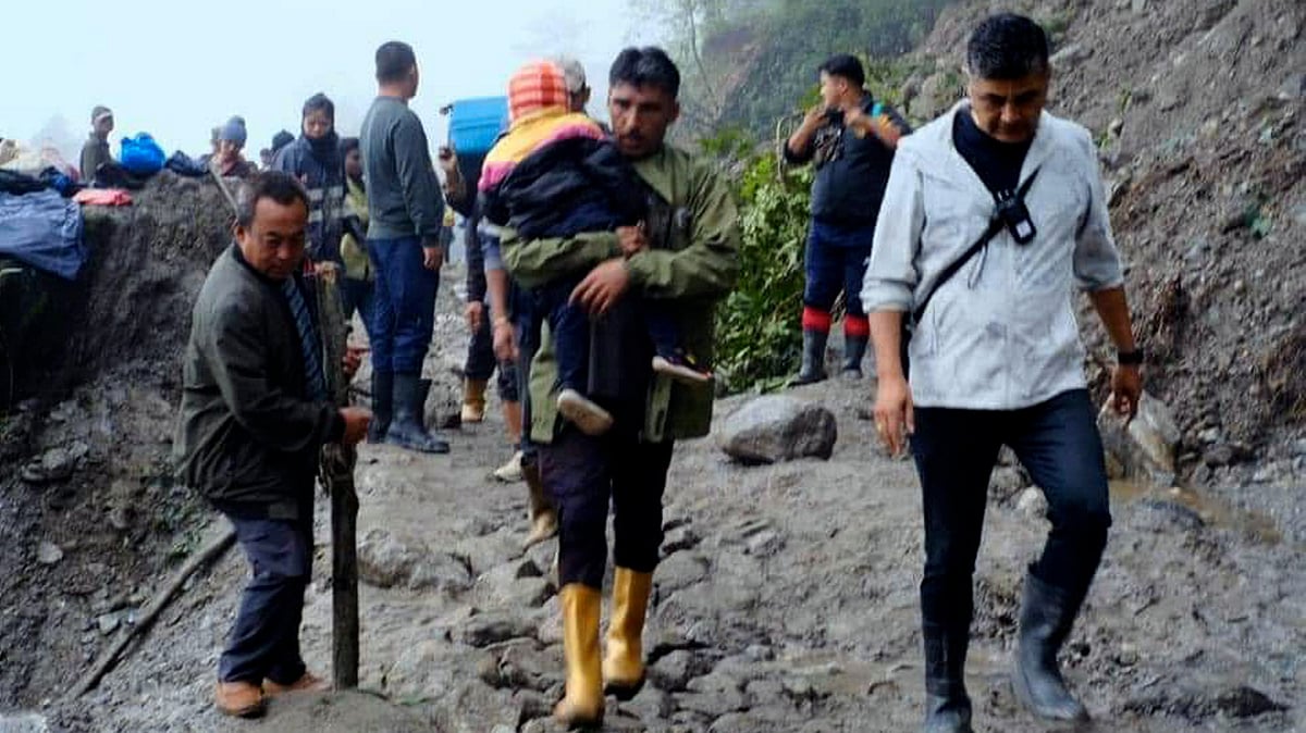 More than 200 stranded tourists evacuated from Sikkim's Lachung