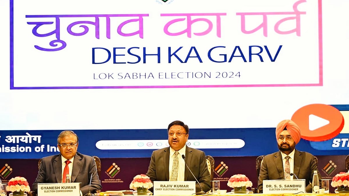Rajiv Kumar (centre) at the press meet (photo: Vipin/NH)