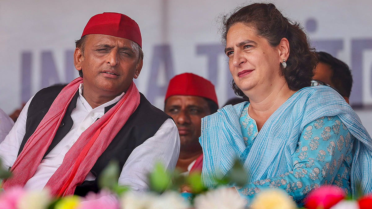 Priyanka Gandhi Vadra with Akhilesh Yadav