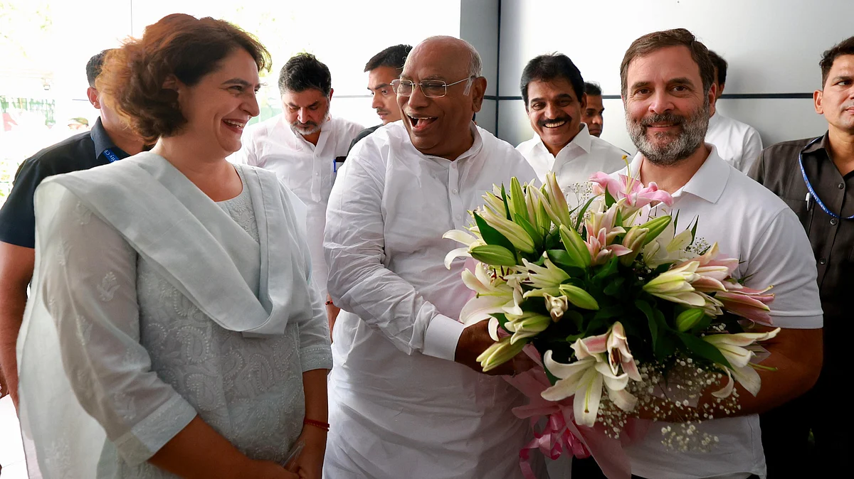 Birthday celebrations for Rahul Gandhi, with Priyanka Gandhi Vadra and Mallikarjun Kharge (photo: AICC)