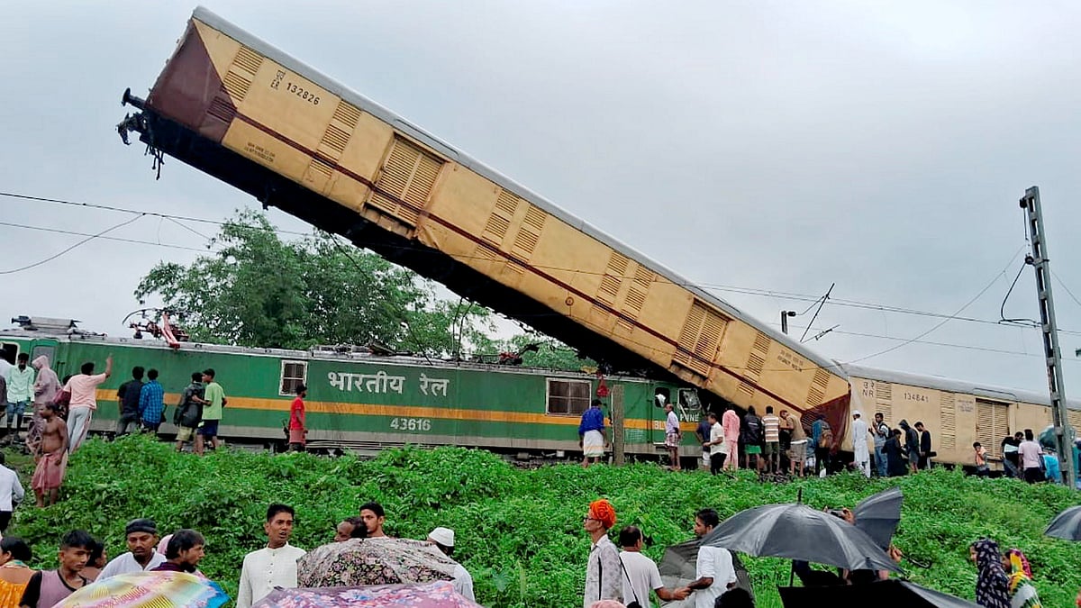 Goods train collides with Kanchanjungha Express near New Jalpaiguri on 17 June (photo: PTI)