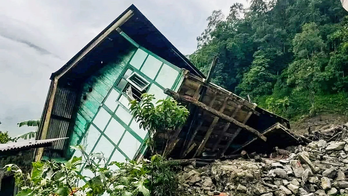 A damaged house (photo: PTI)