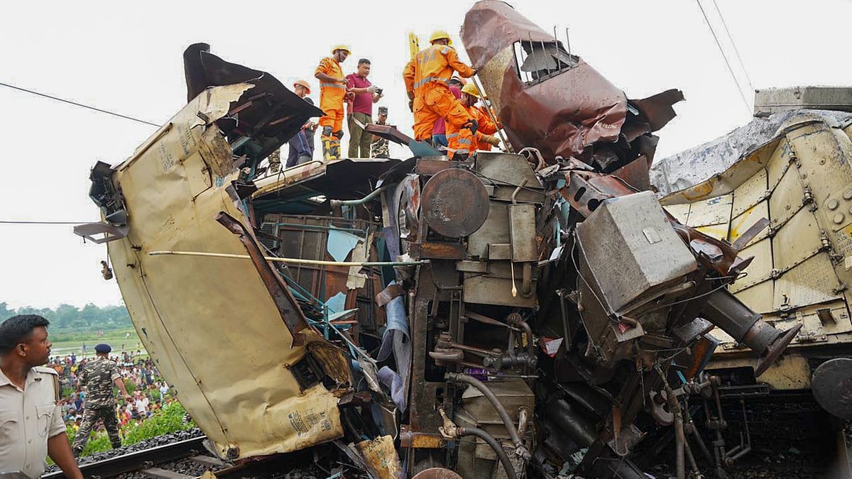 Rescue operation underway near Rangapani railway station on 17 June (photo: PTI)
