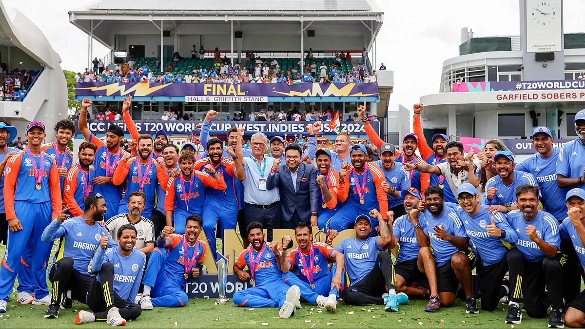 Team India celebrate with the T20 World Cup trophy in Barbados on 29 June (photo: IANS)