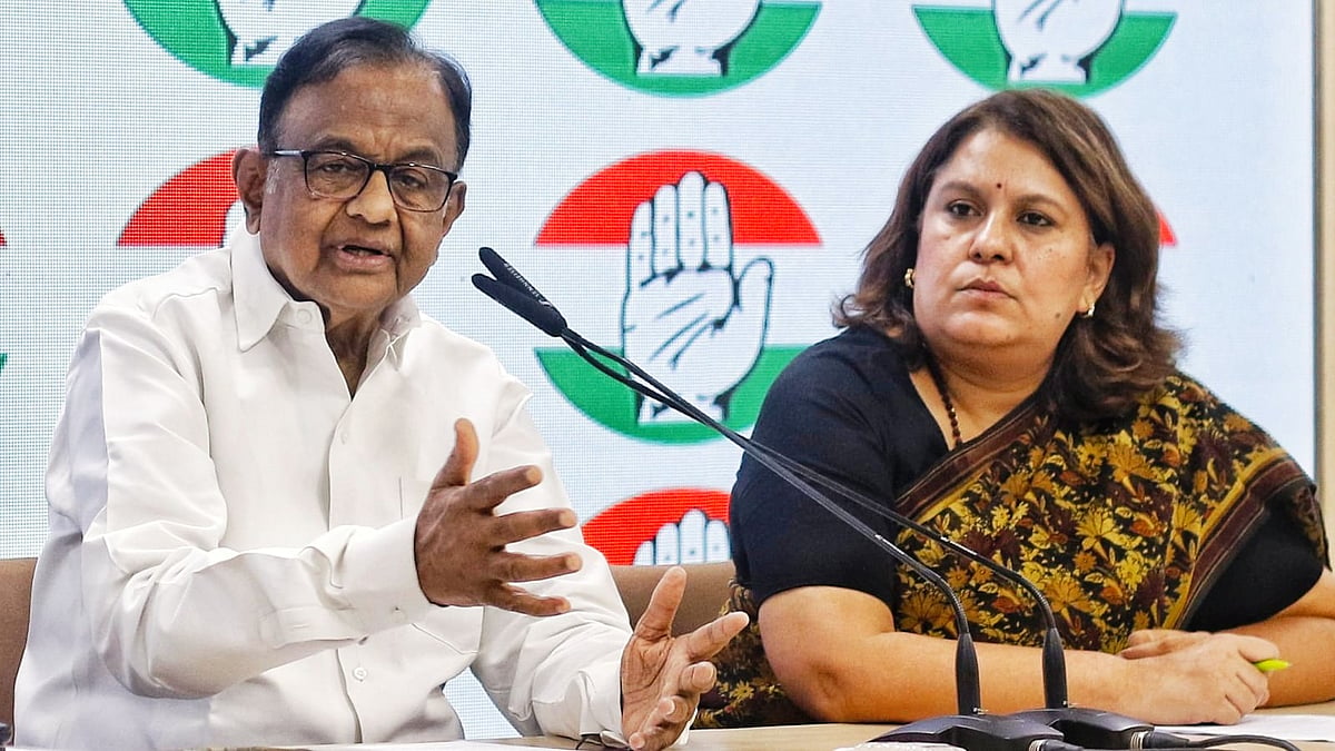 P. Chidambaram and Supriya Shrinate at the press conference (photo: Vipin/NH)