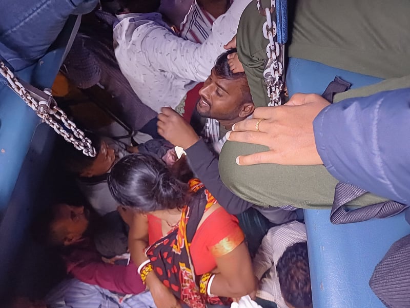 The 'common Indian' experience of railway travel, in contrast to the newest 'world-class' vahans 
