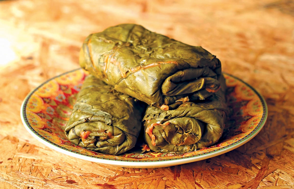 Steamed Colocasia leaf rolls