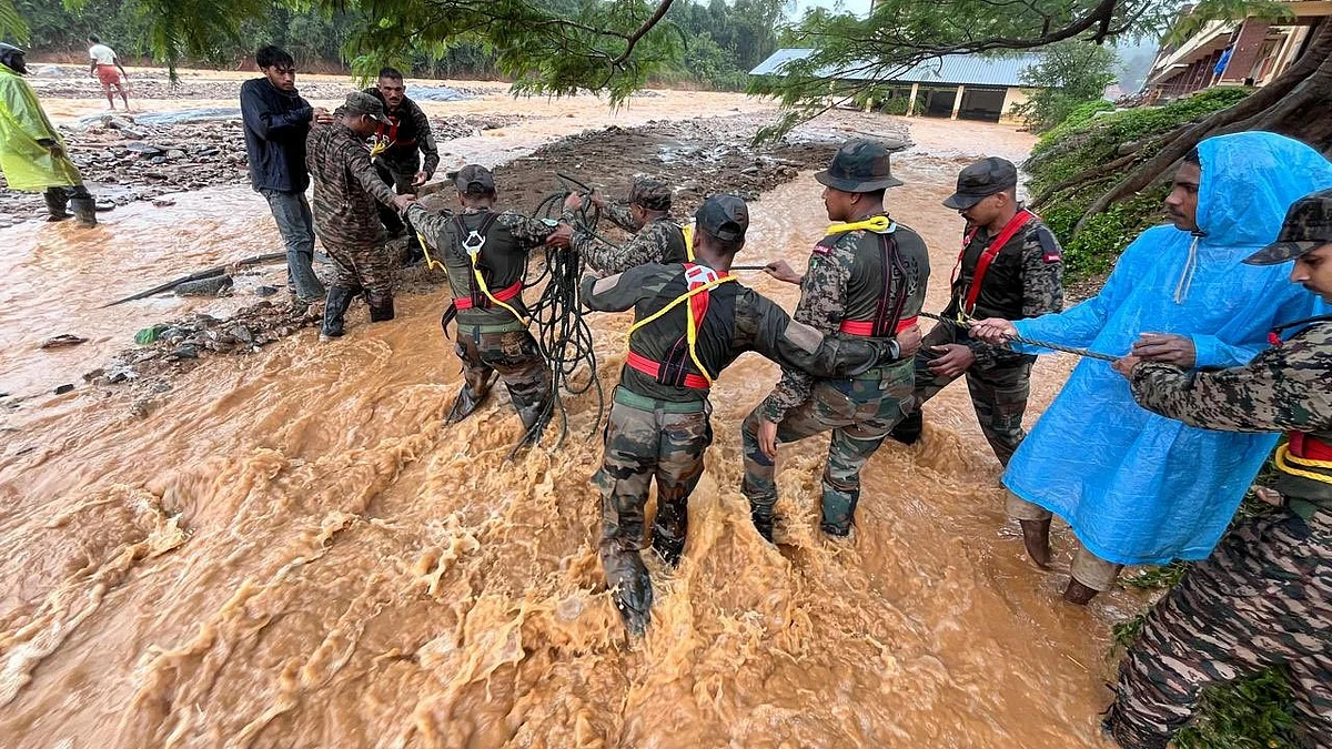 Indian Armed Forces have deployed 300 military personnel (photo: @DefenceMinIndia/X)