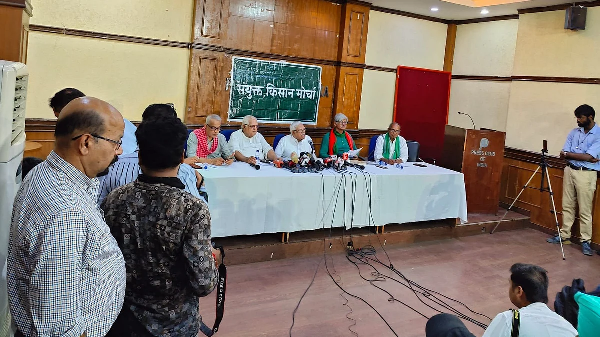 SKM leaders during a meeting in New Delhi on 11 July (photo: Vipin/NH)  