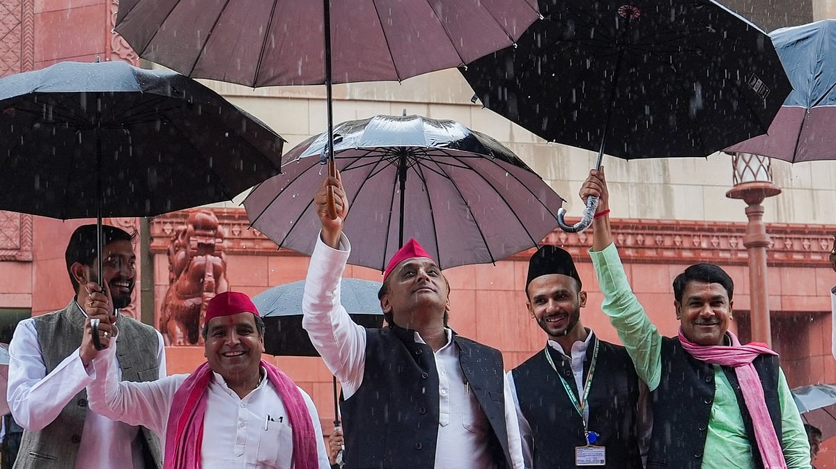 BJP's lamp is flickering, will go off soon: Akhilesh Yadav