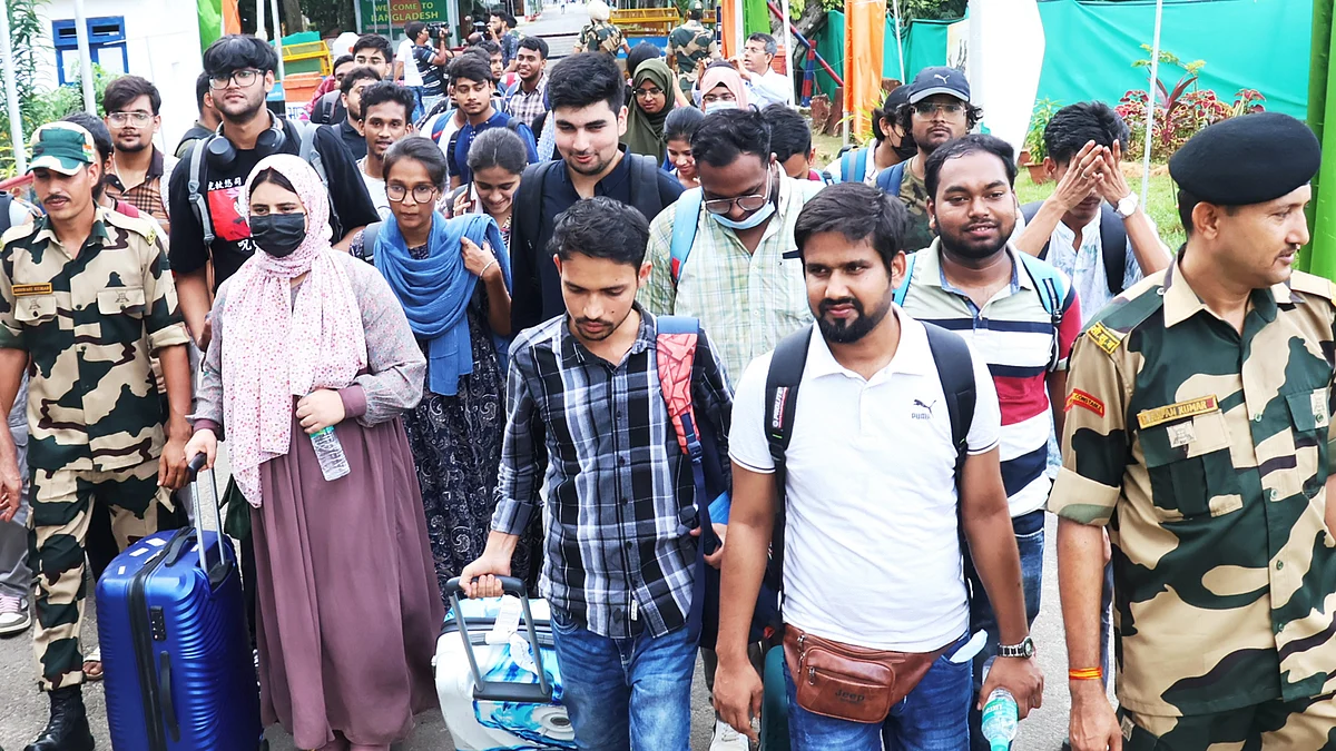 Medical students from Bangladesh reach Tripura on 20 July (photo: PTI)