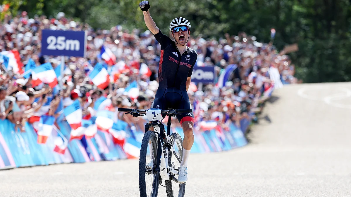 Briton Pidcock celebrates in Paris on 29 July (photo: @TeamGB/X)