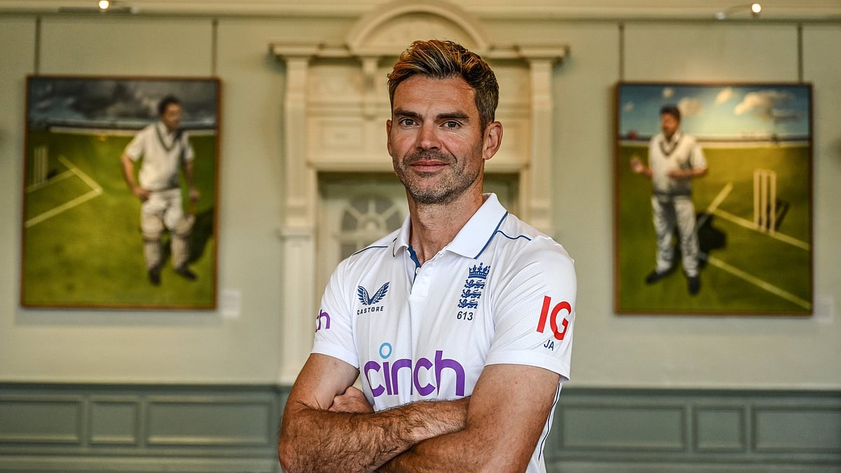 Jimmy Anderson refuses to stand down (photo: @MdAsiqulIslam6/X)