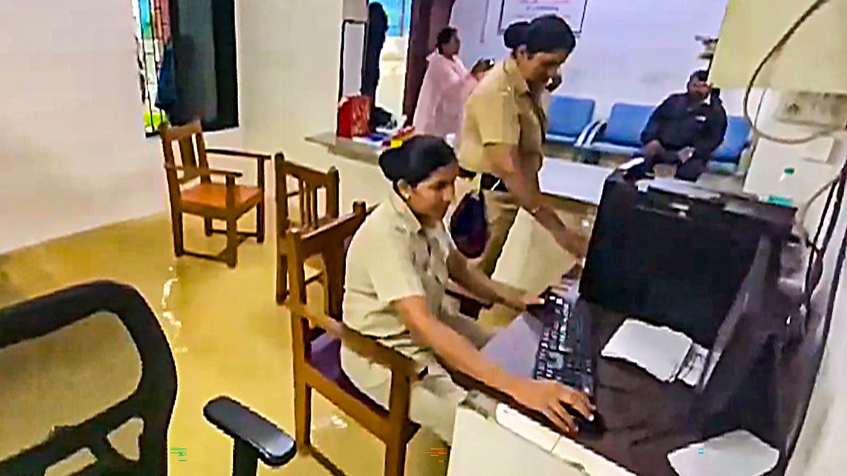 A waterlogged police station in Mumbai 22 July (photo: PTI)