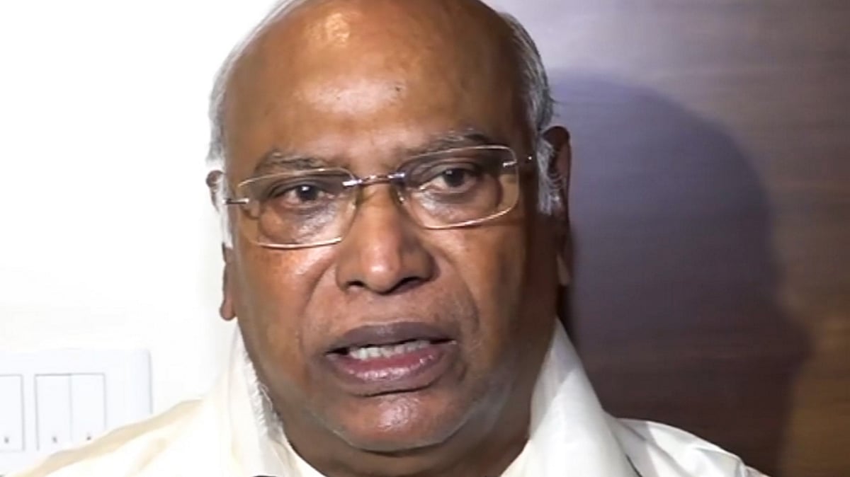 PM Modi wants to politicise govt employees on ideological basis: Kharge