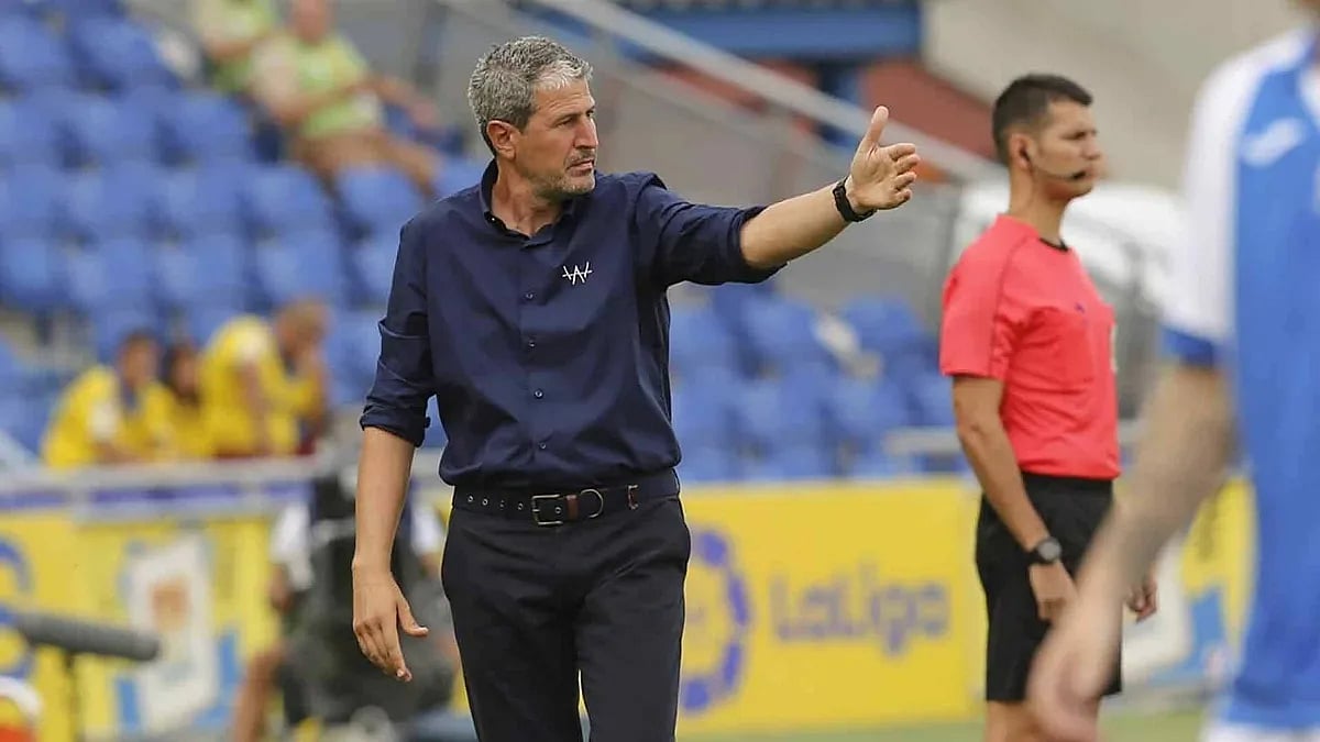 Who is Manolo Marquez, the new Indian football coach from Spain?