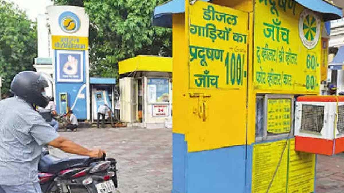 600 PUC centres in Delhi shut due to AAP govt's internal churn: Congress