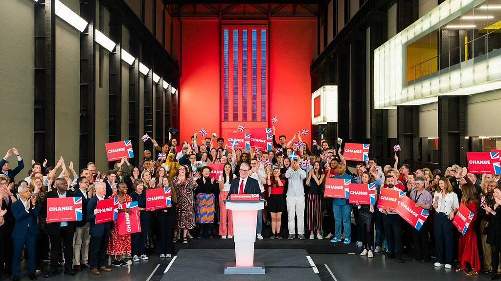 Keir Starmer addressing a victory rally (photo: @Keir_Starmer/X)