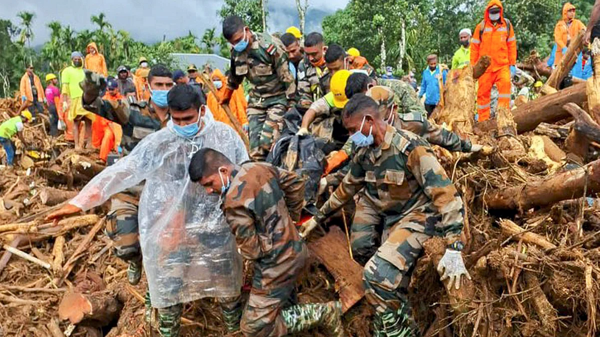 Rescue operation underway in Wayanad on 1 August (photo: PTI)
