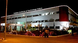 Indore: Jobless MCA degree holder threatens to blow up Kendriya Vidyalaya, held