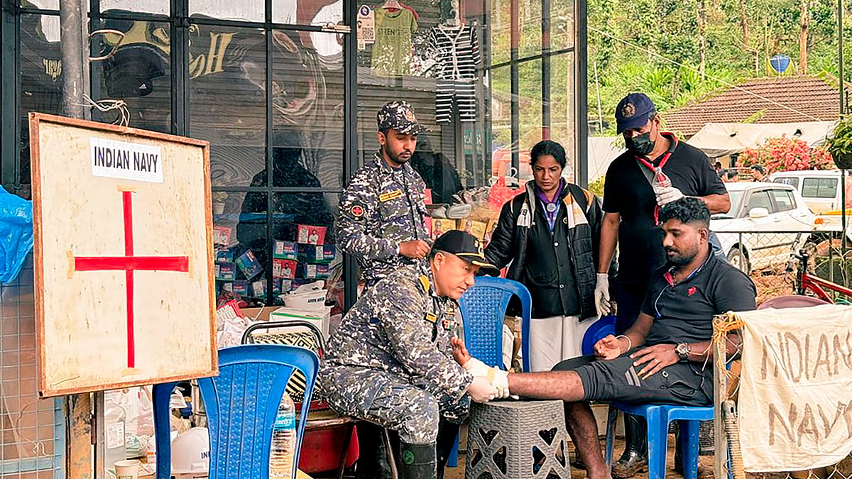 Medical team treats injuries during Wayanad rescue operations after the landslides