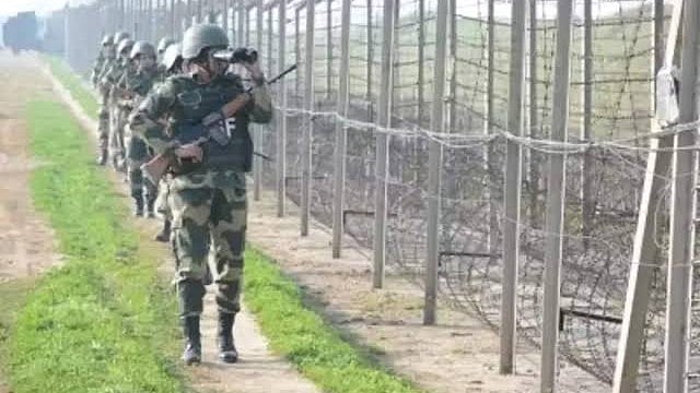 BSF troops on Indo-Bangladesh border (photo: @indian_s14939/X)