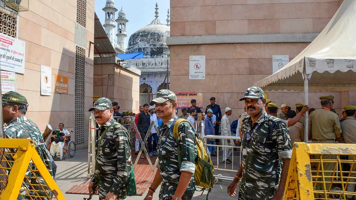 Security arrangements outside Gyanvapi mosque on 5 April (photo: PTI)