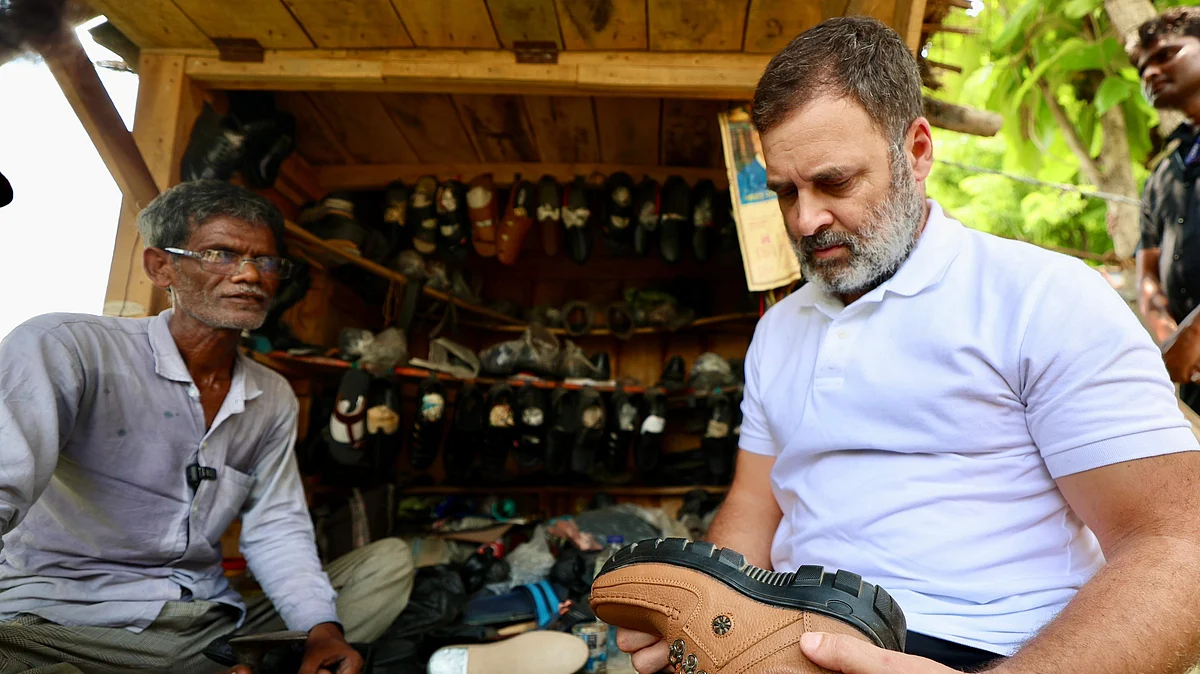 Rahul Gandhi with Ramchet (photo: @INCIndia/X)