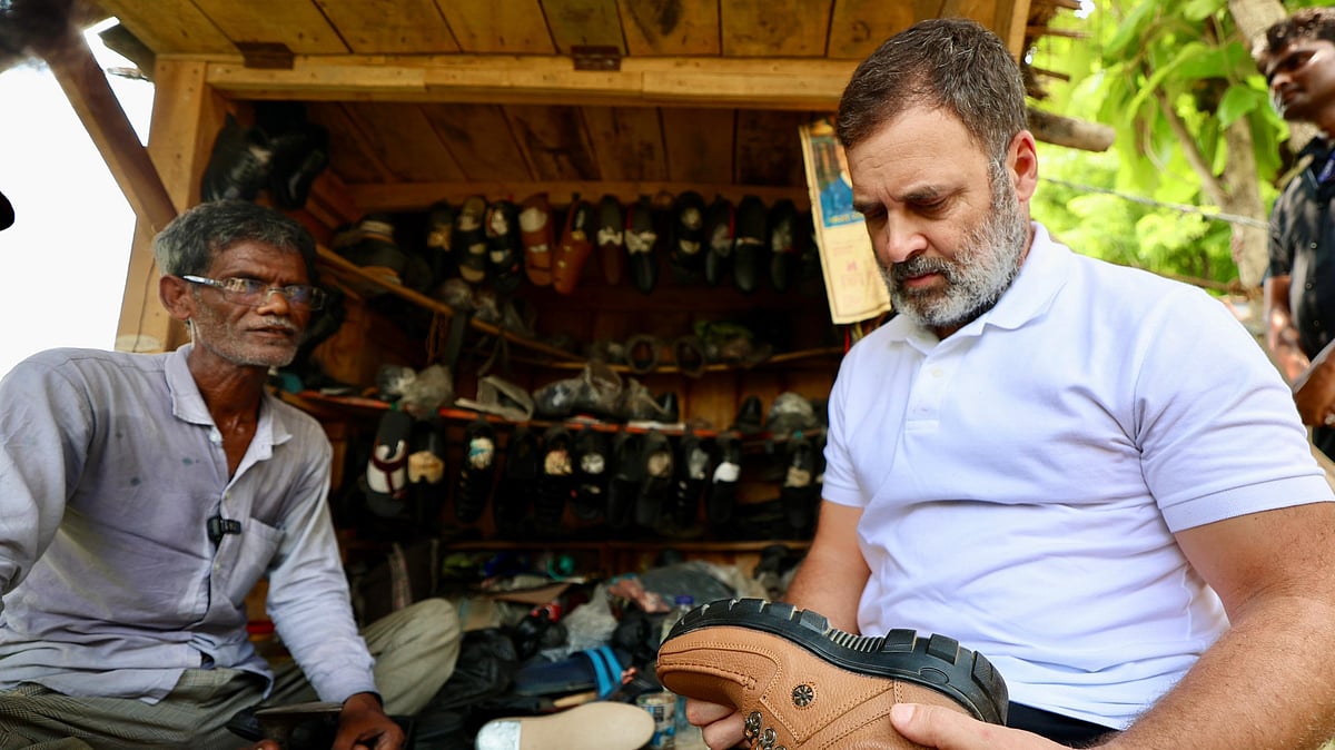 Rahul Gandhi with Ramchet (photo: @INCIndia/X)