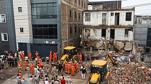 3 killed, 4 injured in building collapse in Northwest Delhi's Jahangirpuri
