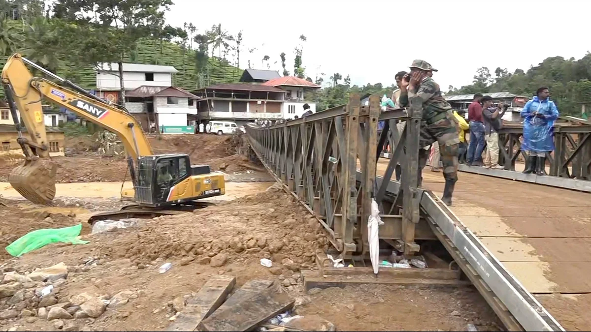Rescue operations continue in Wayanad on 3 August (photo: PTI)
