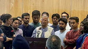 Bangladesh: Students, lawyers, banker and activists but no politician in interim govt