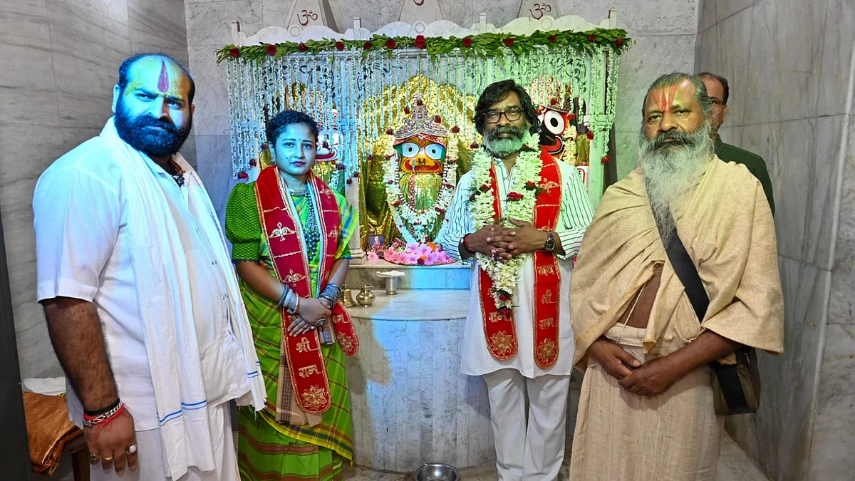 Hemant Soren and Kalpana Soren in Ranchi on 9 August (photo: PTI)