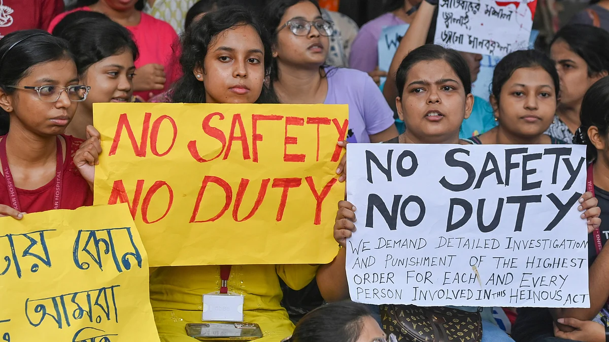 Doctors and nursing staff protest in Kolkata on 11 August (photo: PTI)