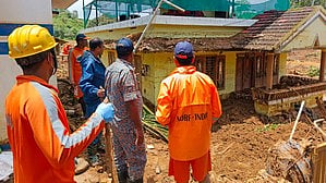 NDRF conducts rescue operation in Wayanad on 6 August (photo: IANS)
 