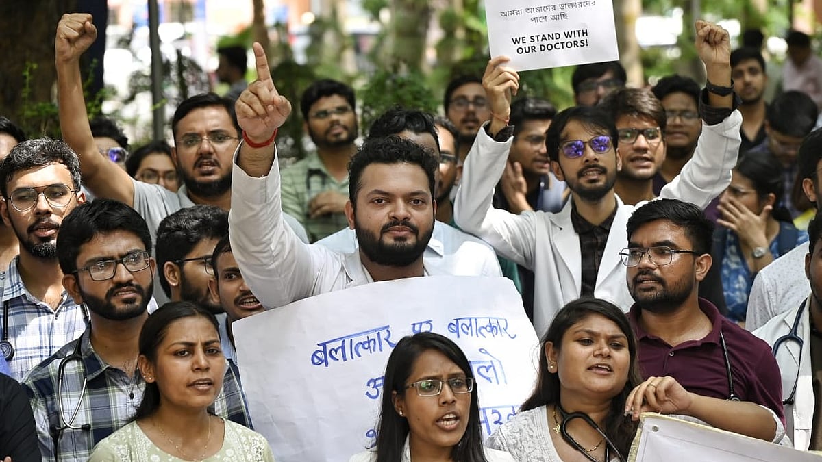 Doctor protests continue at RML Hospital, Delhi (photo: Vipin/National Herald)