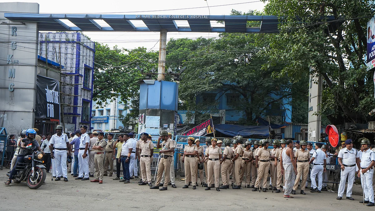 Police force deployed outside R.G. Kar Medical College and Hospital (photo: PTI)