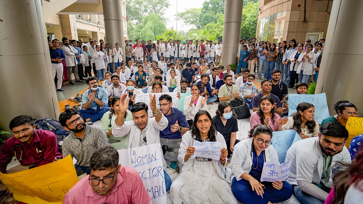 Delhi: Medics stage a protest against the sexual assault and murder of a trainee doctor in Kolkata