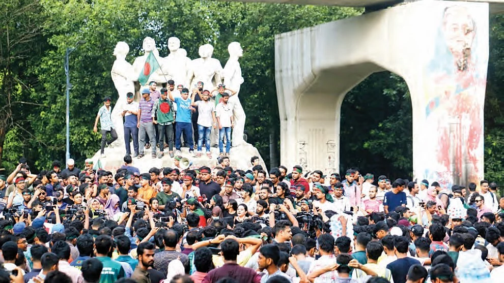 A students’ demonstration in Dhaka demanding the trial of former PM Sheikh Hasina, 12 Aug 2024