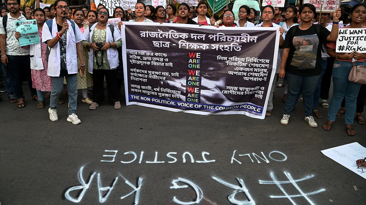 Junior doctors protest in Kolkata on 17 August (photo: PTI)