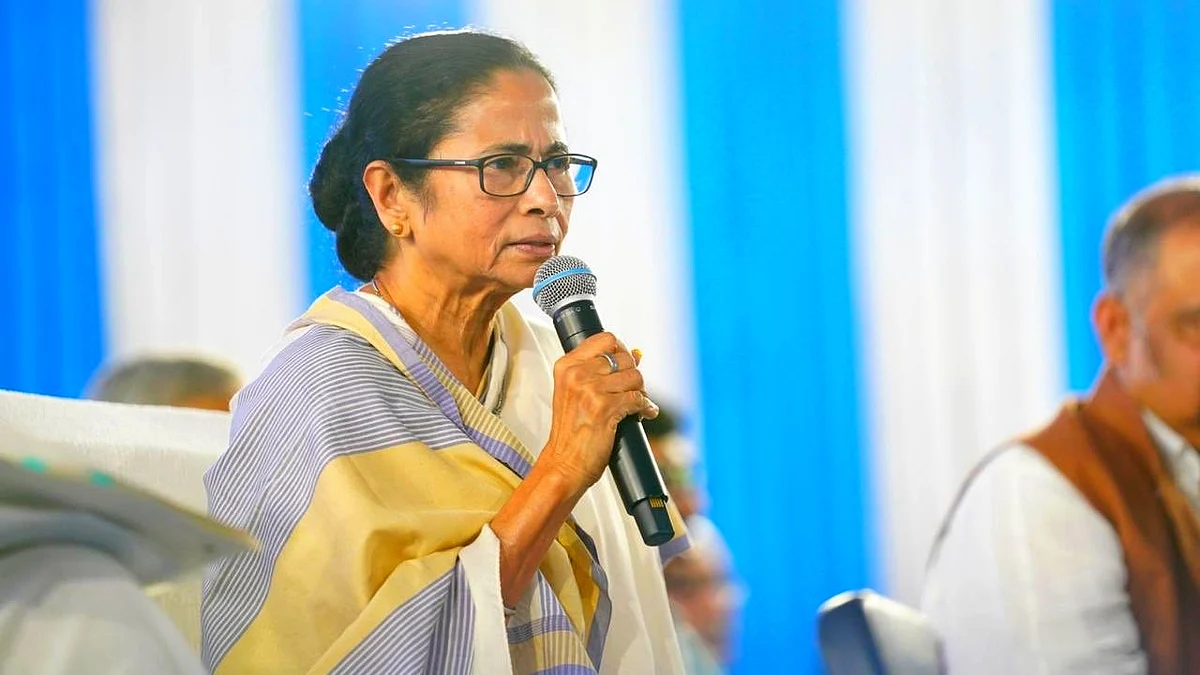 Mamata Banerjee at a public meet (photo: @MamataOfficial/X)