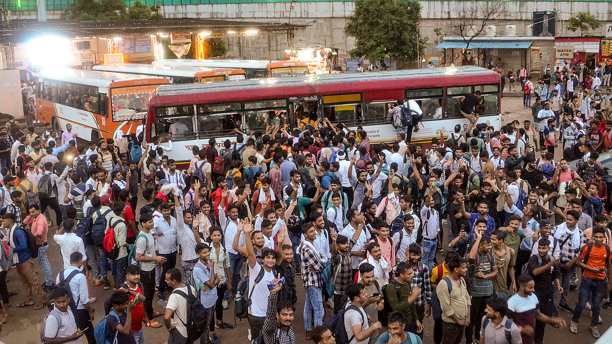 Heavy rush at bus stand as candidates return after appearing for the UP Police Recruitment Exams