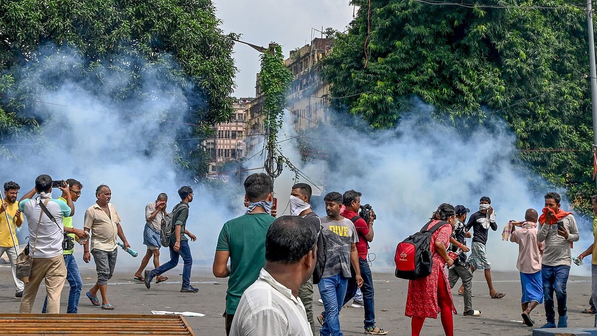 Nabanna Abhijan: Police, protestors in pitched battle; BJP calls Bengal Bandh