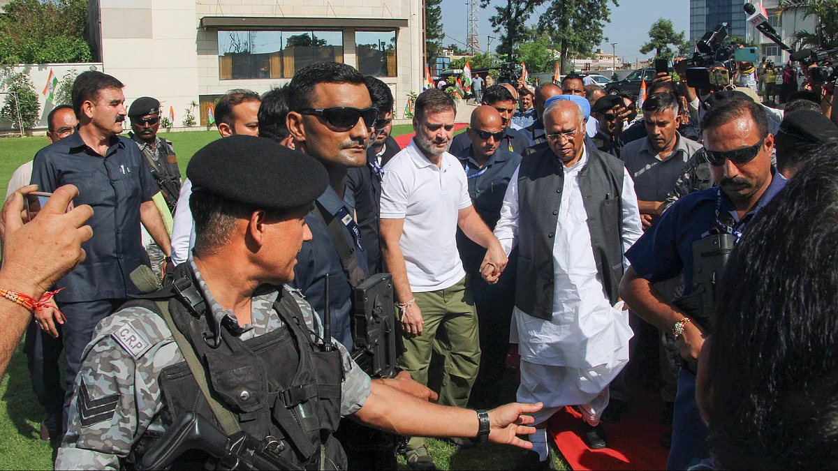 Rahul Gandhi and Mallikarjun Kharge in Jammu on 22 August (photo: PTI)