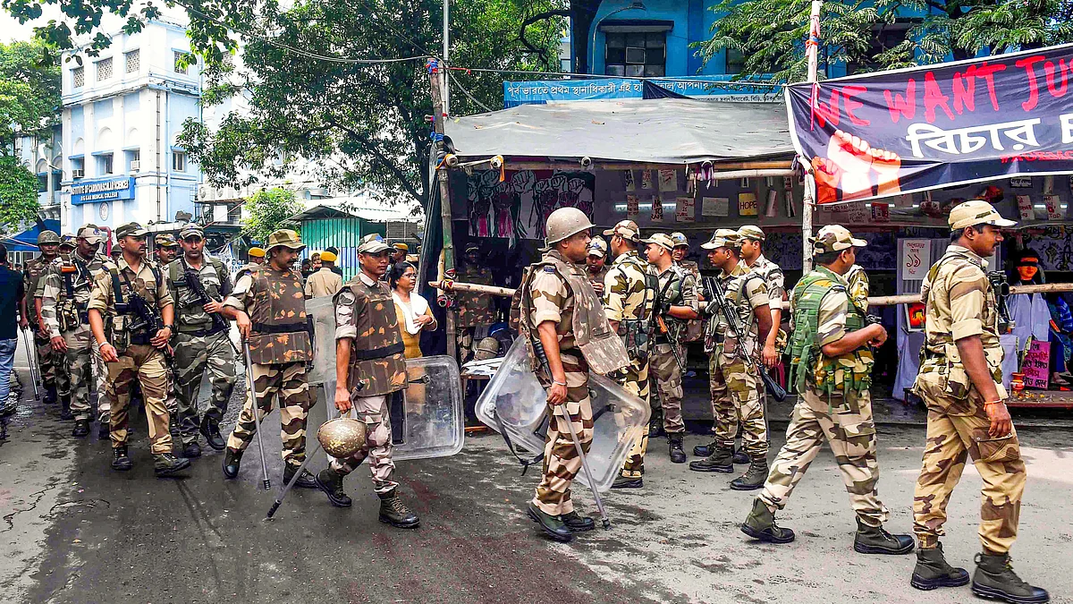 CISF personnel at RG Kar Hospital, deployed following a Supreme Court order (photo: PTI)