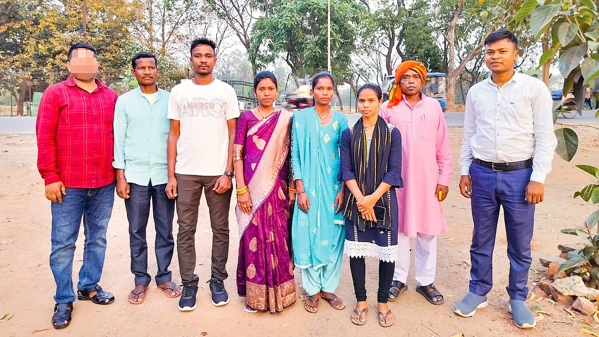 Pahariya, Mal Paharia and Sabar communities at a writing workshop (all photos: Ritu Sharma)