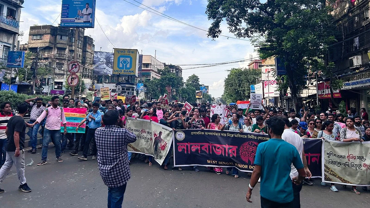 Part of the procession to Lalbazar (photo: @mckrda/X)