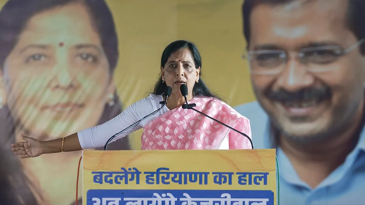 Sunita Kejriwal speaks during a public meeting ahead of the Haryana Assembly elections, 1 Sept